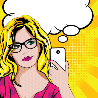 Kadın Talking selfie telefonda. 