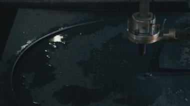 makine Cnc plazma kesme makinesi bitmiş ve başlangıç konumuna geri döndü. Adım kafa park.