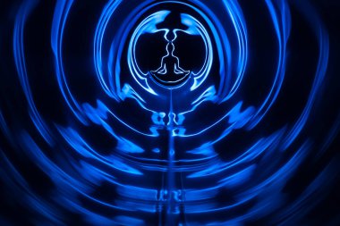 Yoga meditasyonu, yoga lotusundaki kadının aura ruhani pozu.