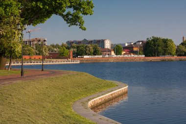 Kentsel büyük göl