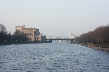 Nehirde yenilenmiş eski