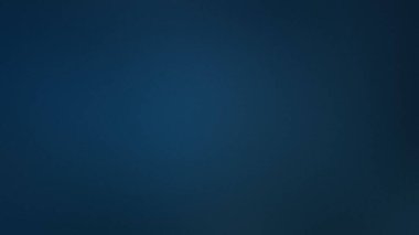 Koyu mavi bir arka plan ve ince bir koyu vignette etkisi var. Net detaylar ve canlı...