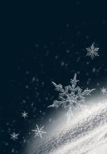 Fondo Nieve Nieve Azul Navidad Con Copos Desenfocados Concepto Invierno — Foto de Stock