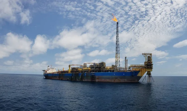 Armazenagem flutuante da produção e descarga da embarcação FPSO, indústria do petróleo e do gás — Fotografia de Stock
