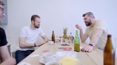 Friends House Party Evde