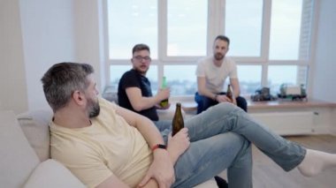 Friends House Party Evde