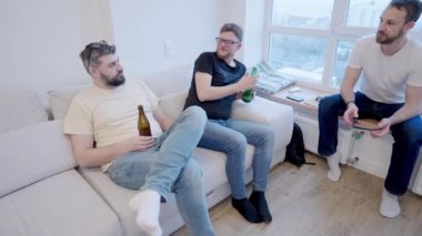 Friends House Party Evde