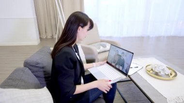 Bir Psikologla Uzak Video Konferansı