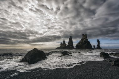 Güney İzlanda'daki deniz manzarası
