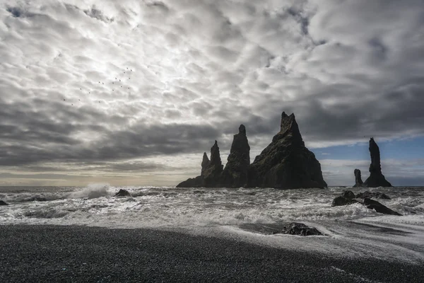 Güney İzlanda'daki deniz manzarası