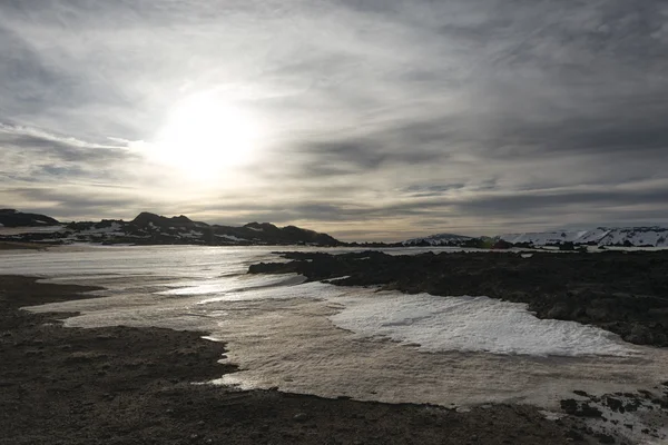 Зимовий пейзаж в місті Myvatn, Ісландія — стокове фото