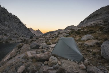Sierra Nevada dağda kamp 