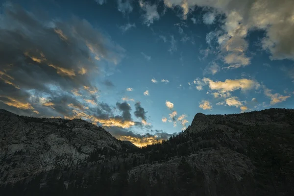 Krajobraz w górach Sierra Nevada — Zdjęcie stockowe