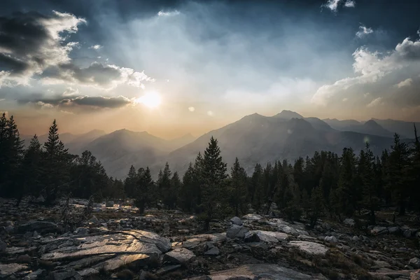 Paisaje en las montañas de Sierra Nevada — Foto de Stock