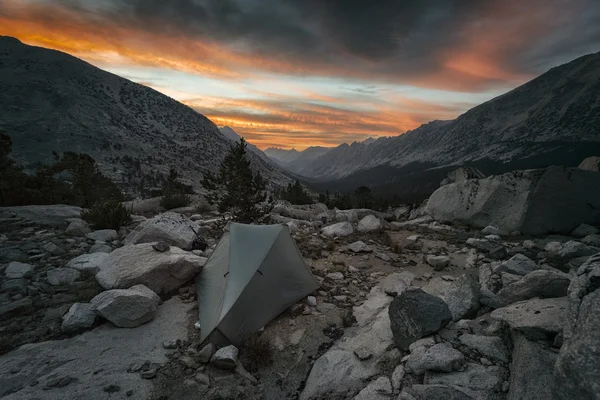 Camping in der Sierra Nevada — Stockfoto