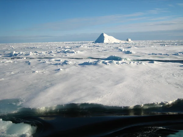 Zmrzlé arktické moře — Stock fotografie