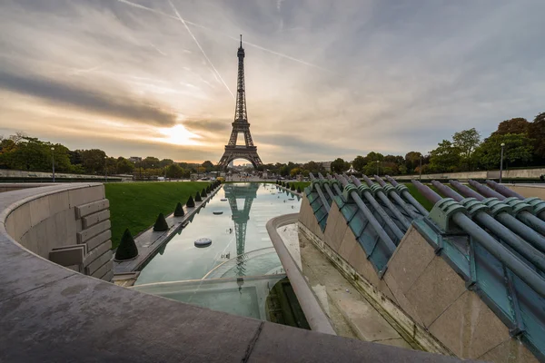 Eiffel-torony, napkelte idő alatt Stock Fotó