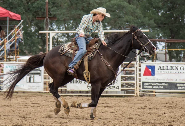 Joven vaquero de rodeo — Foto de Stock