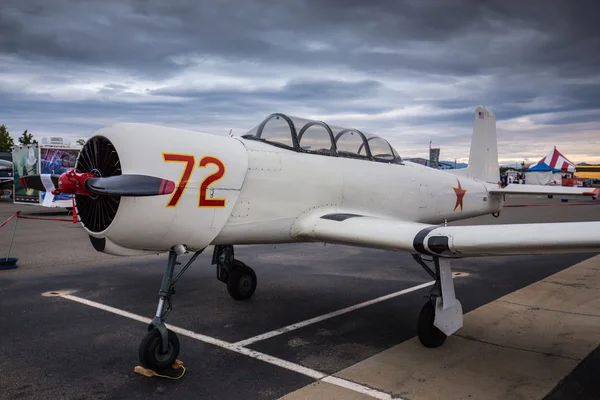 Radziecki Yak 52 — Zdjęcie stockowe