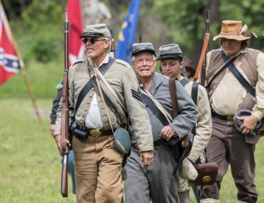 Genç ve Yaşlı Alike