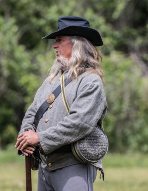 hiçbir zaman çok eski 