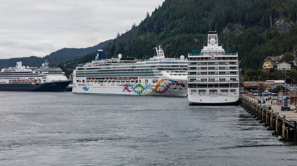 Navio de cruzeiro em Ketchikan — Fotografia de Stock