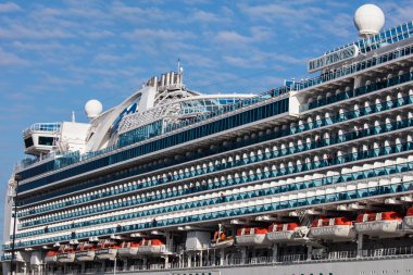 büyük yolcu gemisi