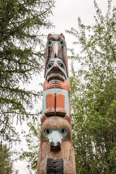 Hand Carved Totem Pole — Stock Photo, Image