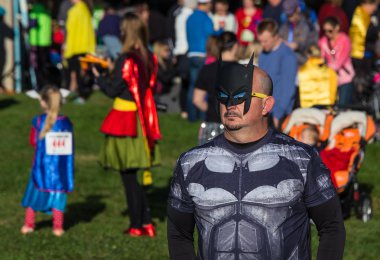 Süper kahraman genç ve yaşlı