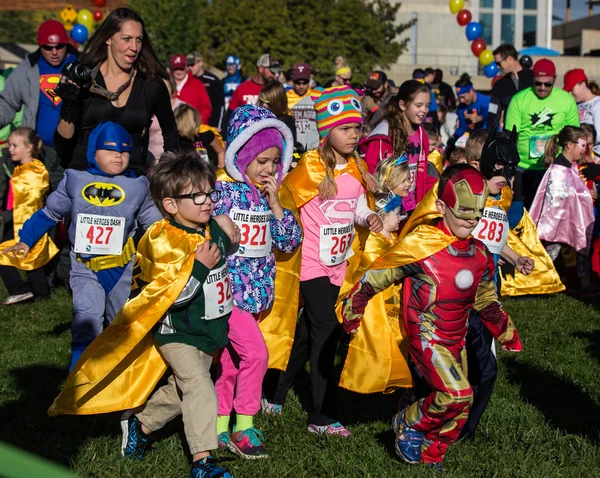 Süper kahramanlar serbest