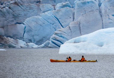 Mendenhall Buzulu Kayak