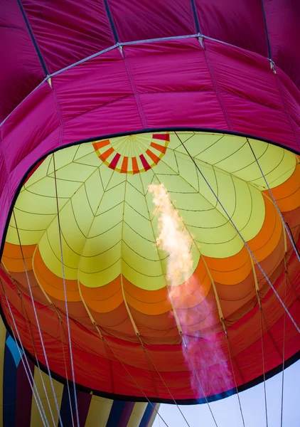 Bränning upp ballongen — Stockfoto