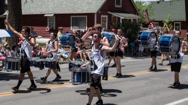 Sahne sanatları resmi geçit öngörülüyor