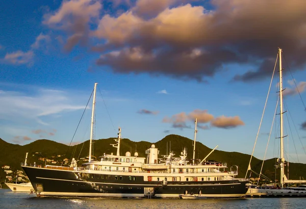 Luxury Yachts on St. Maarten — Stock Photo, Image