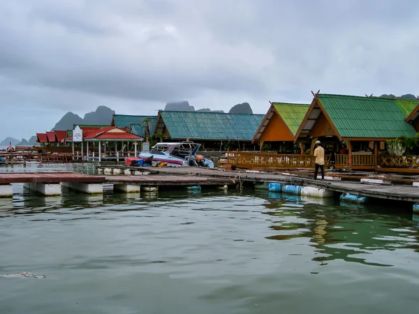 Pueblo flotante en Tailandia —  Fotos de Stock