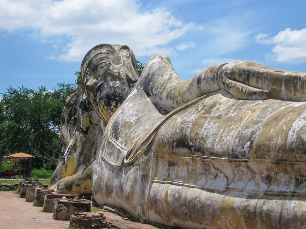 Buda reclinado de Ayutthaya — Foto de Stock