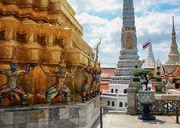Guardiani del Tempio Thai — Foto Stock
