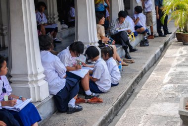 Tay okul çocukları