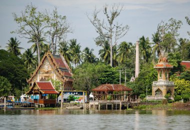 Nehri boyunca Tayland kırsal