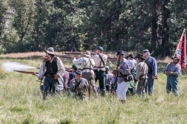 Asiler peşin ve saldırı