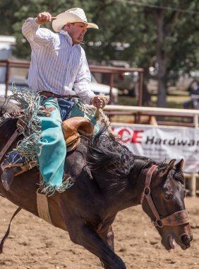 Kovboy iyi bir Form gösterir