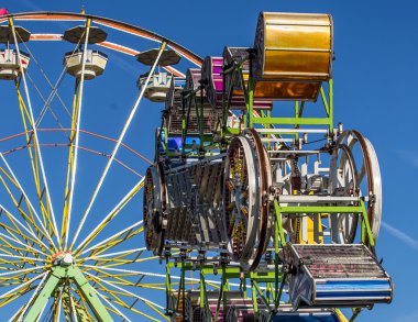 Popüler karnaval sürmek