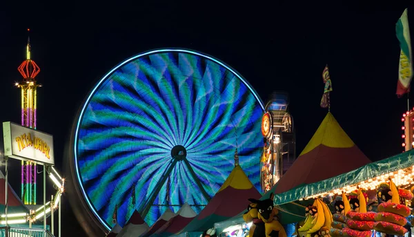 Een nacht op de Midway — Stockfoto