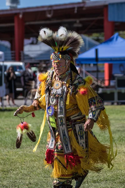 Indiánské Pow-Wow tanečnice — Stock fotografie