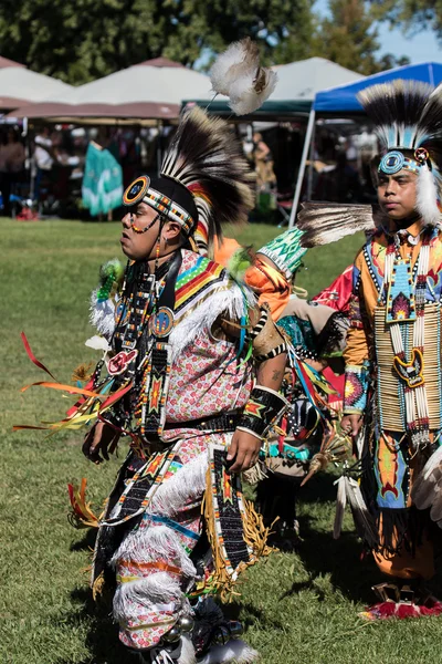 Bailarines nativos americanos — Foto de Stock