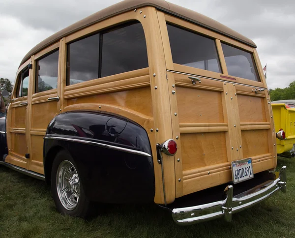 Kvicksilver 1952 anpassade serien Woodie kombi — Stockfoto