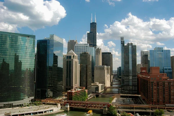 Río Chicago en el centro — Foto de Stock