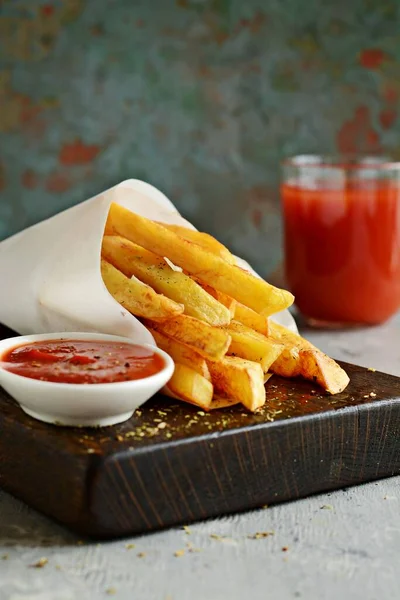 Potatismat Bakad Potatis Med Kryddor Och Salt Smaklig Pommes Frites — Stockfoto