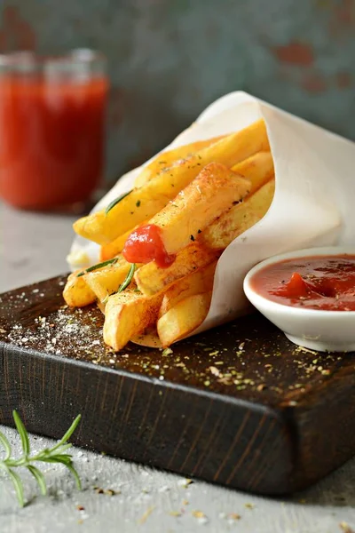 Potatismat Bakad Potatis Med Kryddor Och Salt Smaklig Pommes Frites — Stockfoto