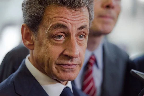 Nicolas Sarkozy durante una visita al antiguo centro clandestino de detención de la Escuela Naval de Buenos Aires — Foto de Stock